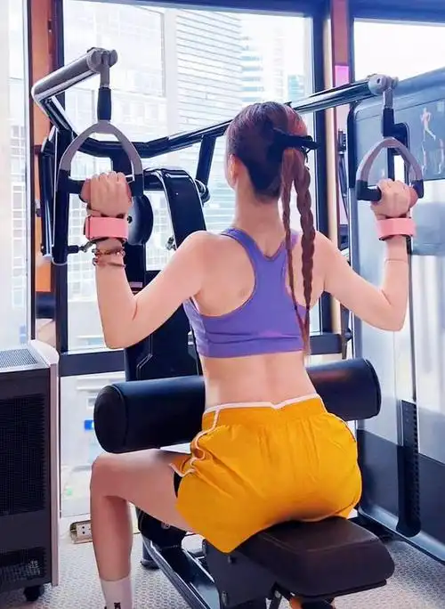 41岁李小璐晒健身照,皮肤白皙状态似少女,网友:做最美好的自己