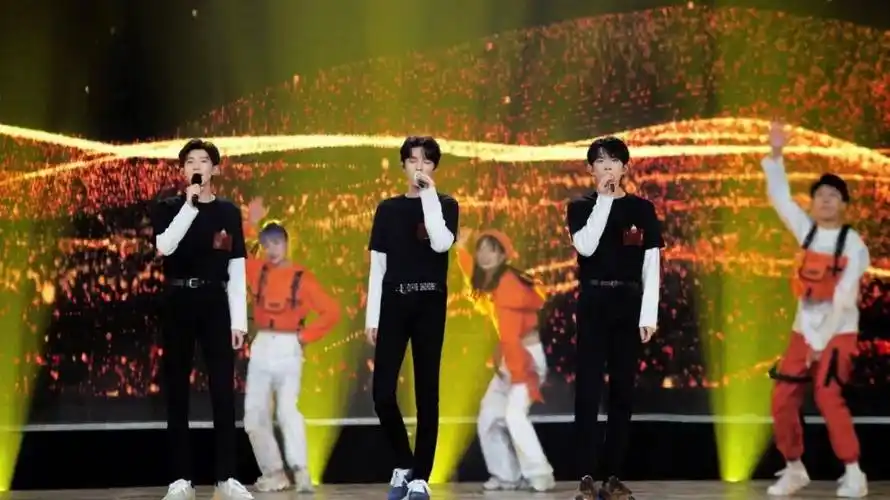 tfboys七周年演唱会,我花860块钱看了一场假直播