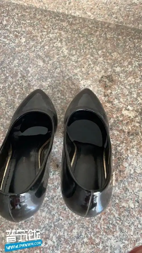 变态揭阳某小区业主的高跟鞋里频频出现不明液体