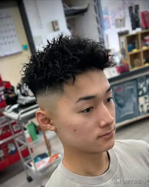 夏季男发别乱剪,周边铲短更时尚,清凉还精神_发型_头发_颜色