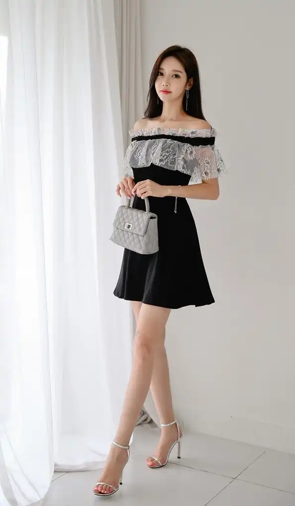 孙允珠韩国嫩模,一字肩蕾丝花纹连衣裙穿搭,水嫩诱人