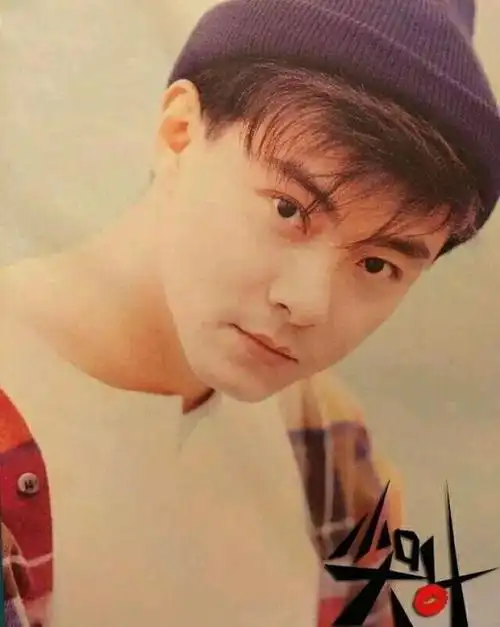 穿二手婚纱,3次婚礼2次流产,张卫健的婚姻令明星夫妻汗颜