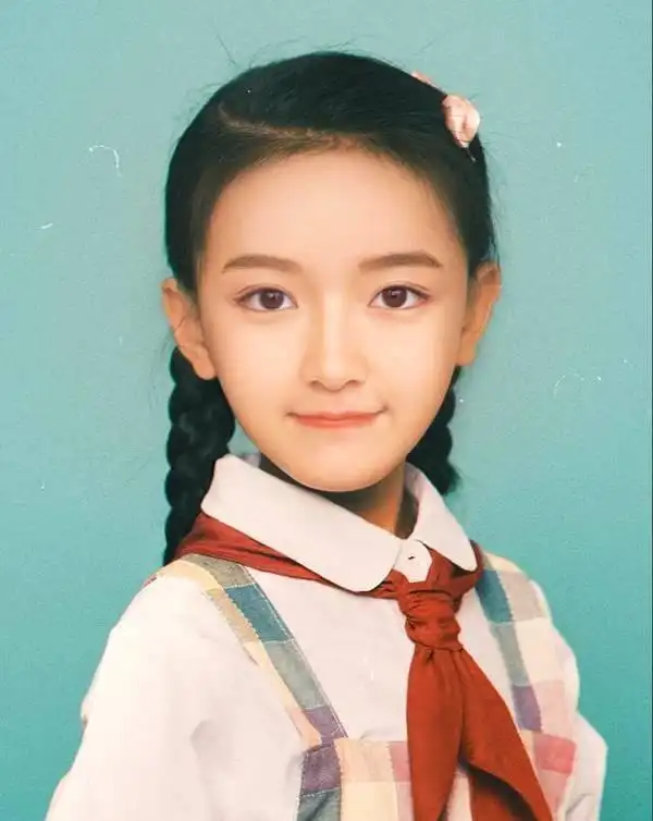 这些颜值爆棚的当红明星小时候照片,你认识的有几个?