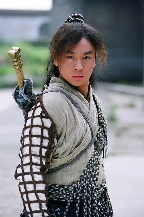 展狸,由<a target="