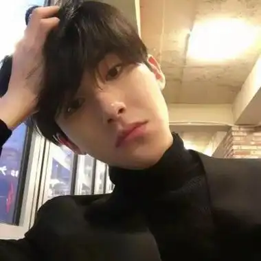 人长的更是帅气逼人冷酷侧脸头像