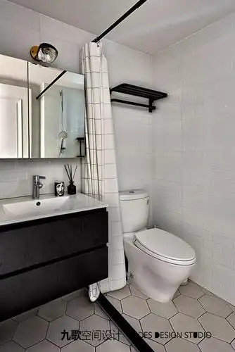 70平米两居室卫生间装修效果图