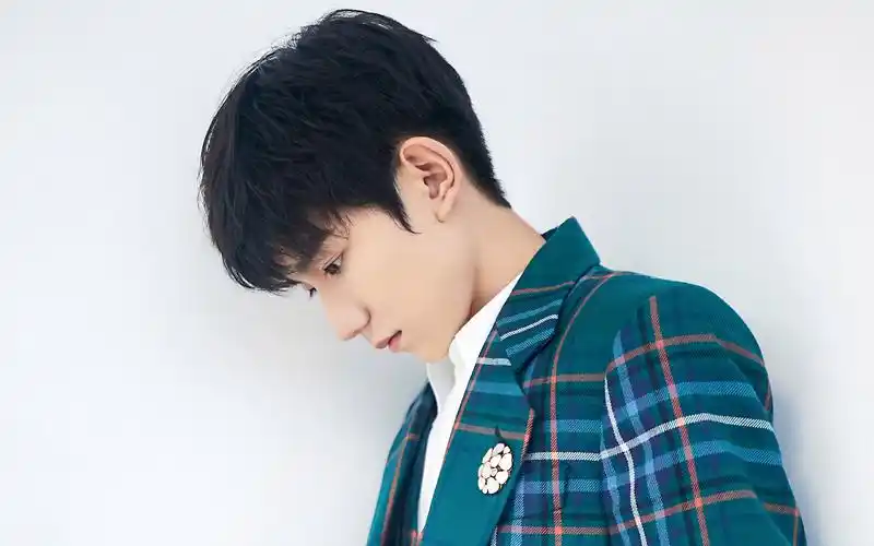 王源六周年帅气图片桌面壁纸高清大图预览1920x1200_大陆明星下载_美