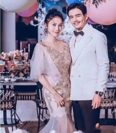 杨烁的老婆原来是欧阳老师,你们还记得吗?