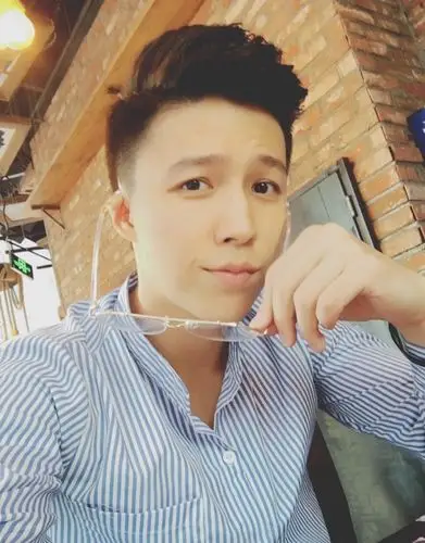 《以团之名》选手疑似曝光 王思聪发声怒怼谣言