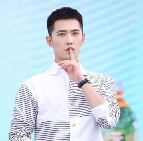 都说平头短发最考验颜值,这几位帅哥谁能hold住