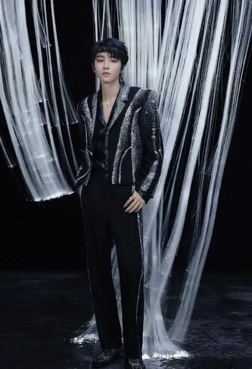 应该让新粉宝宝们知道关于王俊凯在时尚板块一些了不起的事件 - part