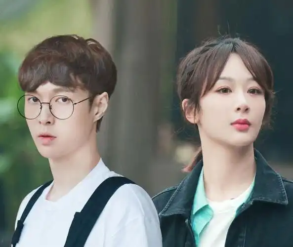 张艺兴直呼杨紫为"绯闻女友",两人澄清后更甜蜜,网友:磕到了