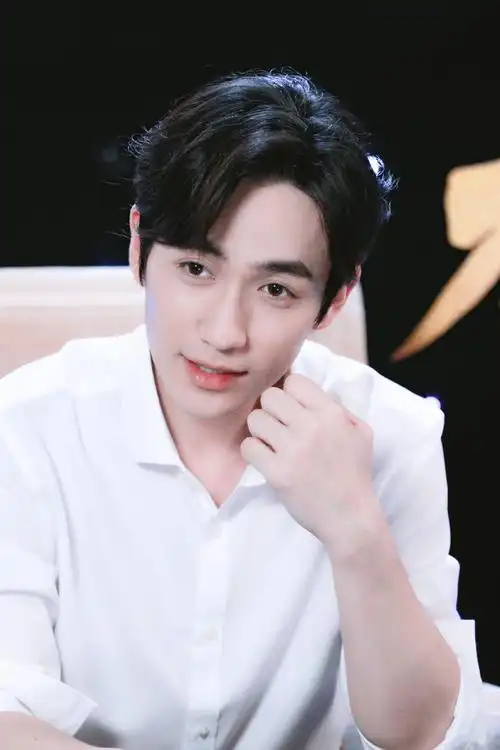 盘点男明星白衬衫图谁是你心中的白衬衫男神