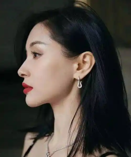 鼻子最好看的男女明星都有谁?_一个人_轮廓_面部