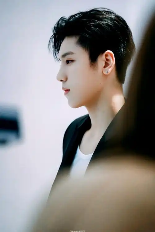 北京老佛爷百货圣诞亮灯活动今天真的一点都不可爱@王子异