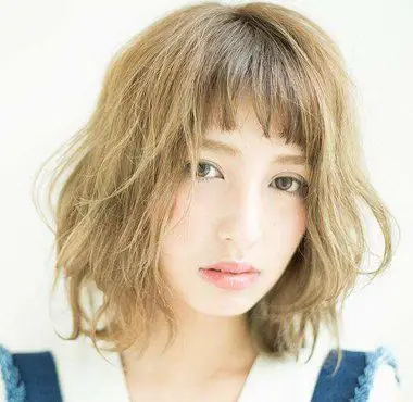 浅亚麻金棕色怎么染 浅亚麻金棕色头发图片