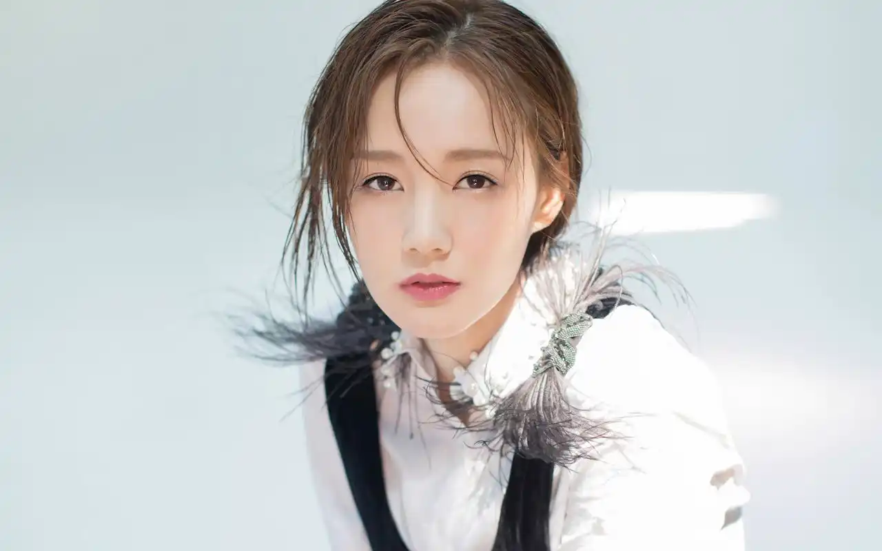 李一桐最新杂志性感魅力写真图片桌面壁纸高清大图预览1920x1200_大陆