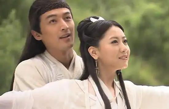 白冰胡歌剧中情侣,私下好朋友关系.