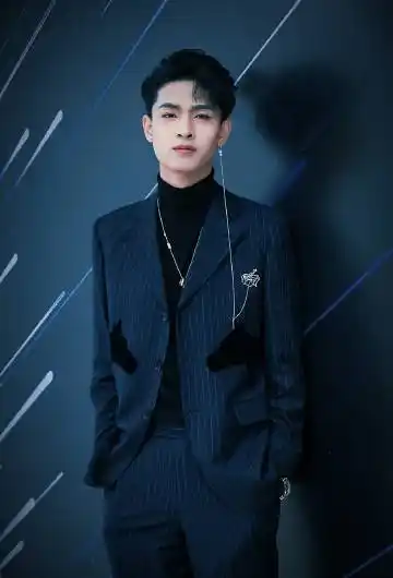 前程似锦   平安喜乐2021-1-5来自 秦霄贤超话马先生的李聪明赞评论