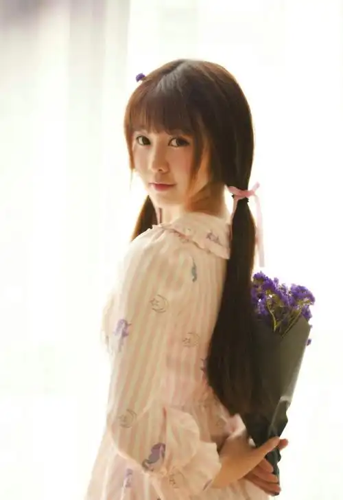 清纯大长腿嫩妹迷妹双马尾萌妹子可爱小清新私拍__凤凰网