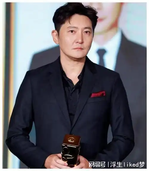 徐峥说他丑,雷佳音说他好似大妈,郭京飞是个什么样的人?