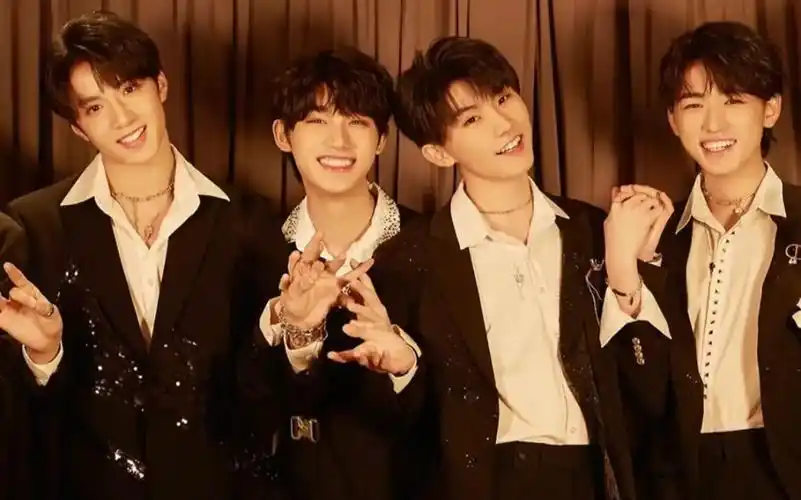 祺鑫文轩#这次一家四口又上大分了,甜甜蜜蜜相互羁绊的一家人