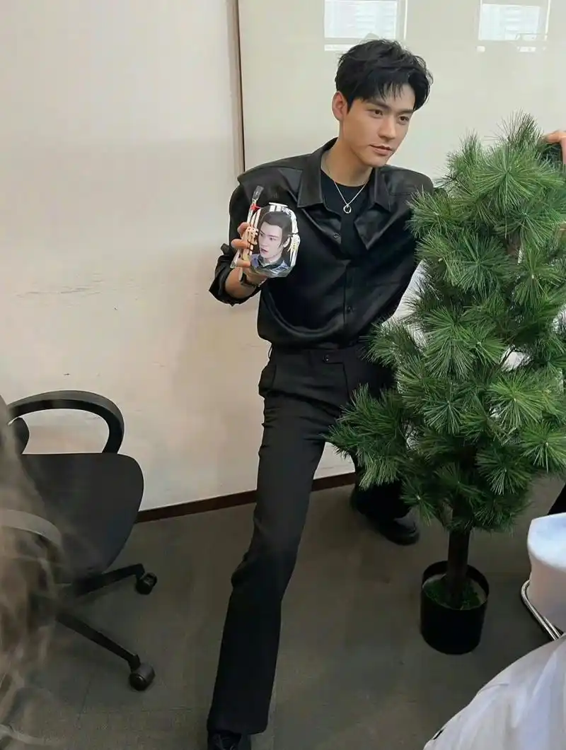 生图龚俊的腿!没文化只说得出我靠的程度