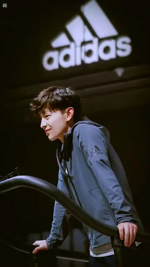 邓伦#开心了要看的笑容,不开心了更要看的笑容,治愈力满分的北北笑