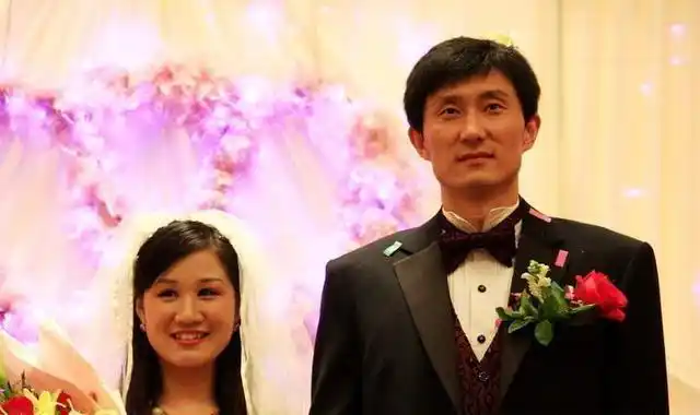 家国不能两全杜锋妻子升级成冠军教练夫人两人感情却名存实亡
