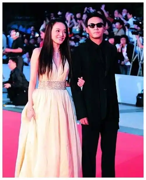 朱茵与黄贯中背后的秘密引发轰动讨论一起揭开谜底