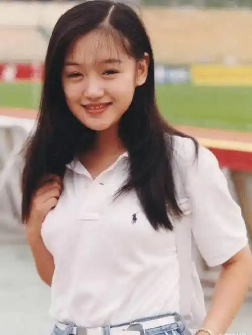 胡歌前女友大变样,薛佳凝近照认不出,鼻子越来越奇怪啥情况?