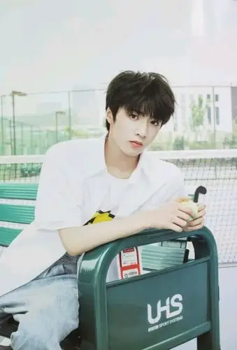 刘耀文6月pb个人内部高清扫图少年函约2020夏季运动会纪念pb