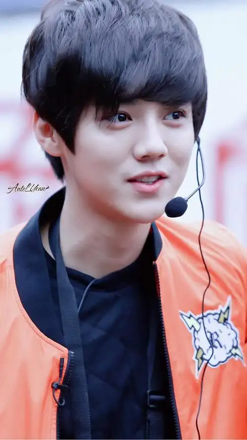 今年能看到黑头发的鹿晗吗?