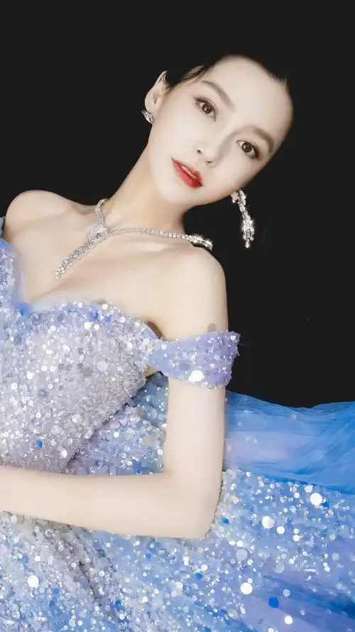 杨颖(angelababy),1989年2月28日出生于上海市,华语影视女演员,时尚