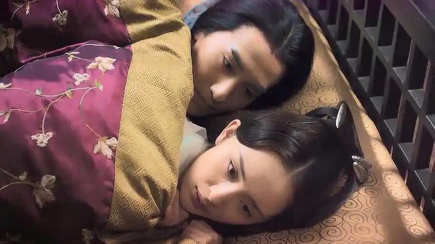 夜华跟白浅同睡一张床,白浅死死抱住被子,羞死人-影视综视频-搜狐视频