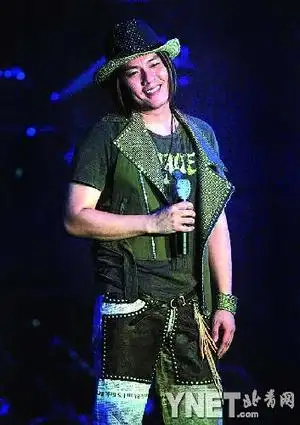 首体变工地 阿杜当工头(图)