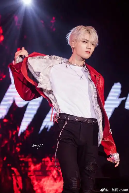 【舞台】林彦俊《escape.》新歌分享会绝美舞台饭拍