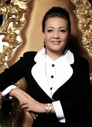 1月7日,港媒曝光张兰因没有遵从最高法院颁布的冻结资产令而被判蔑视