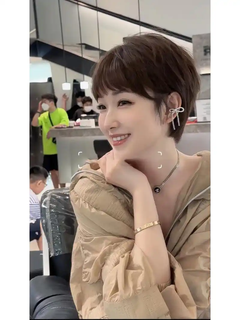 减龄发型来了女士发 日系超短发可甜可盐的减龄显小适合圆脸方脸短发