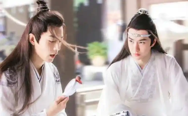 最养眼颜值cp肖战王一博,原来小时候长这个样子他们是否微整过呢_梦想