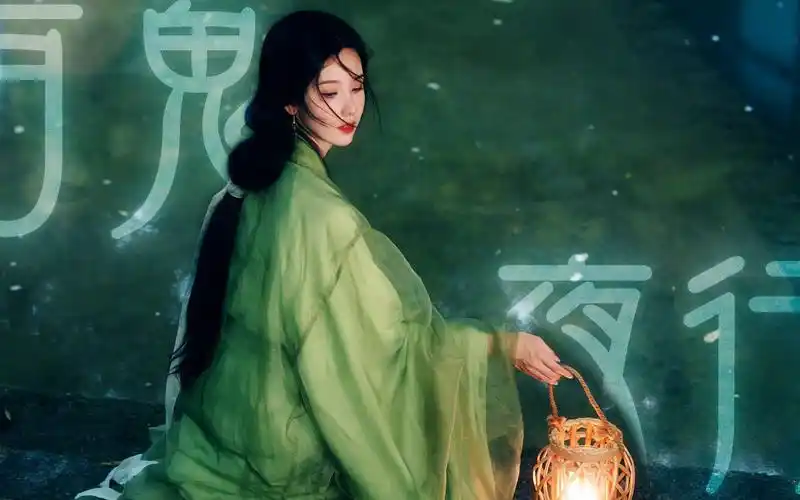 【陈都灵】"一回眸青色瞳里 映入了生人背影 百鬼夜行 引迷途者向西去