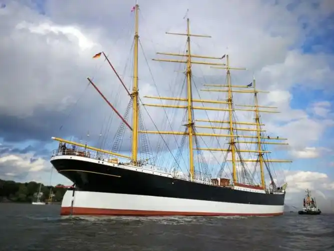 德国"北京号"帆船漂泊88年,终于回到汉堡的家