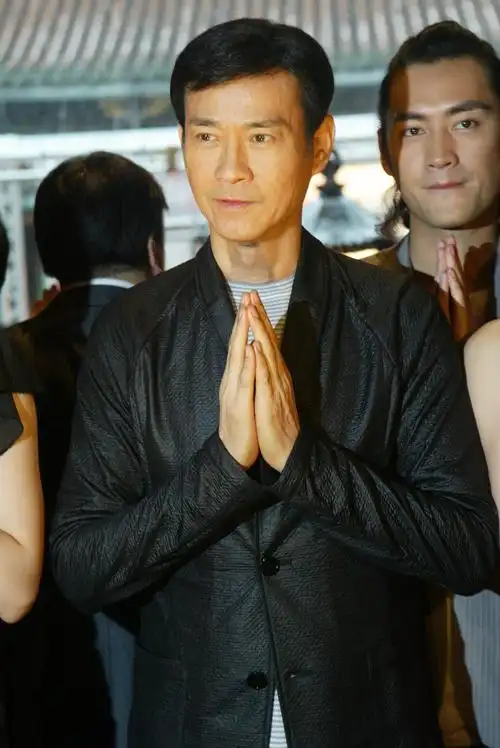 p>郑少秋,1947年2月24日出生于香港,祖籍广东,中国香港男演员,歌手.