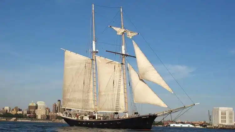 纽约港复古高桅横帆船90分钟著名地标巡游