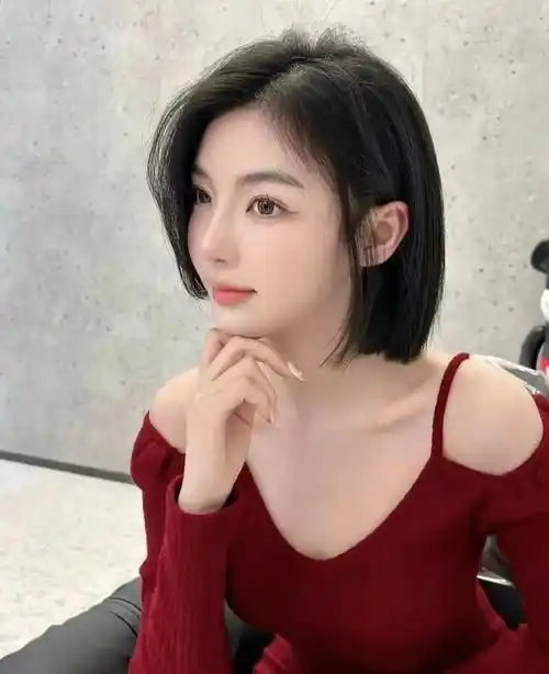 2023秋流行的6款中短发,超显脸小提气质_头发_发型_刘海