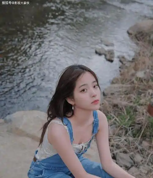 欧阳娜娜大标准沙滩相片曝出,引发网友吐槽:真的欣赏不了