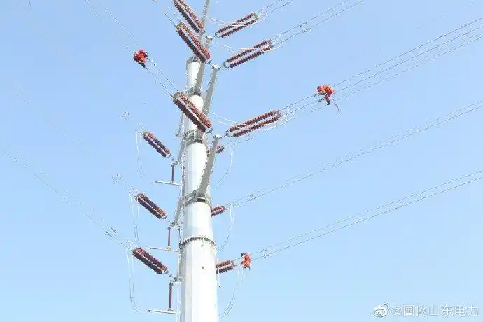 对新建线路进行防震锤间隔棒的安装作业