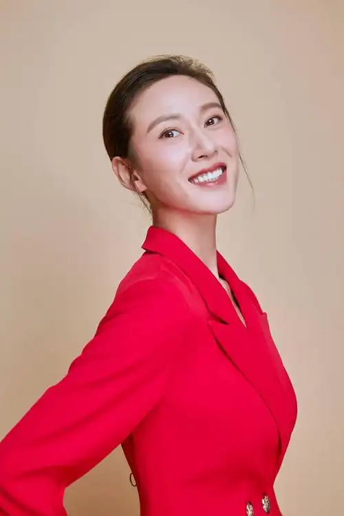 赵柯写真曝光 《如懿传》豫妃变身性感御姐