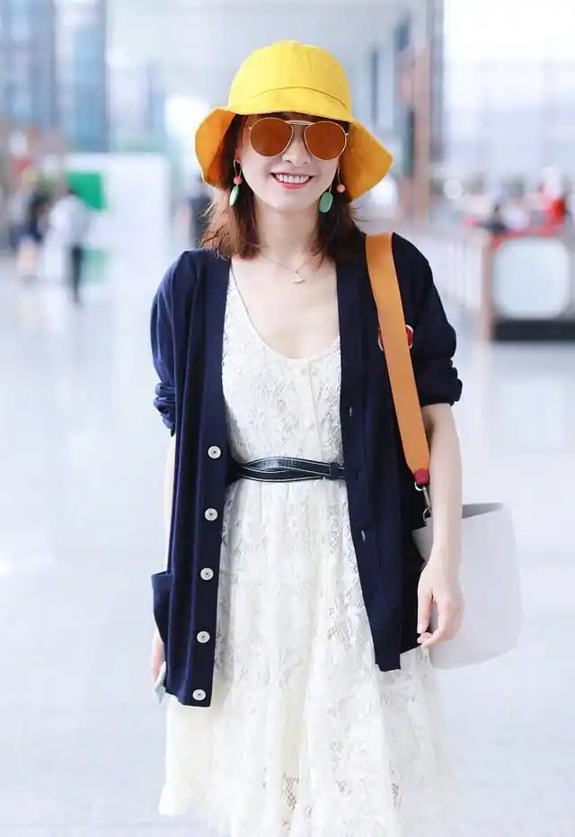 明星们最热捧的帽子就是渔夫帽!看柳岩,吴昕,李沁如何穿搭它