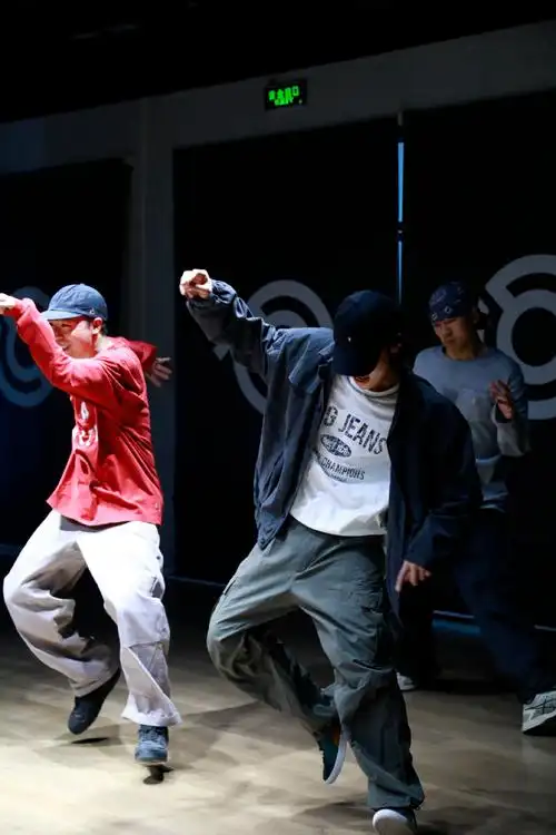 #晨艺广西站街舞赛要开大了##晨艺为广西街舞赛准备了惊喜舞蹈#